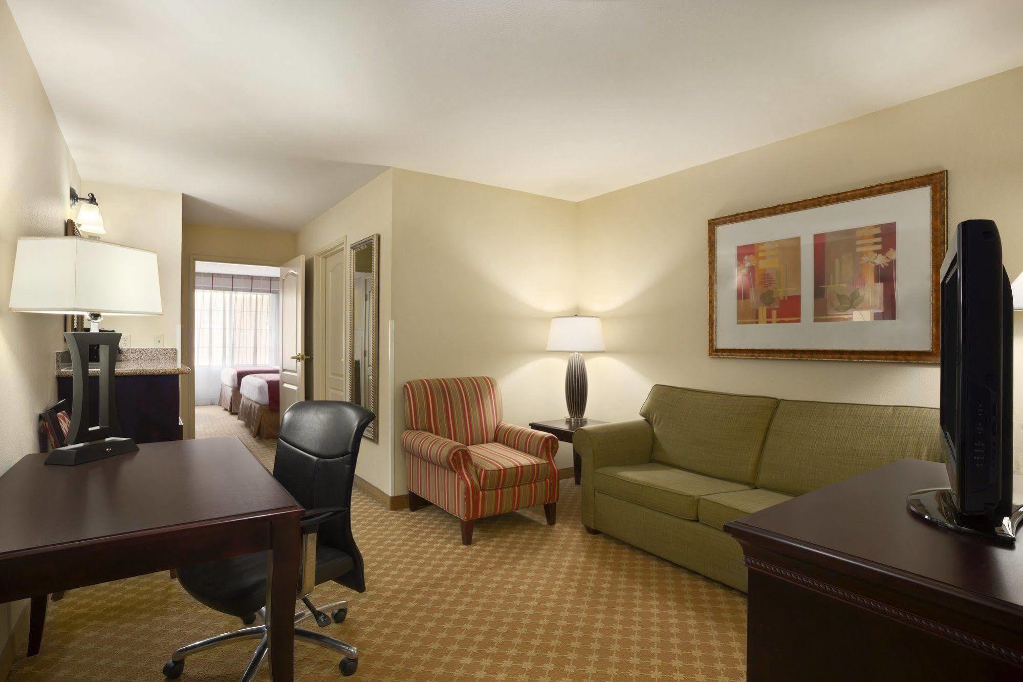 Country Inn & Suites By Radisson, Saskatoon, Sk Exteriör bild
